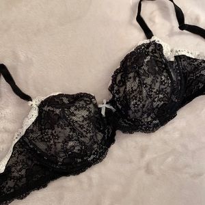 VS Dream Angels Unlined Lace Demi Bra 34DD